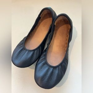 Black Tieks. Size 9